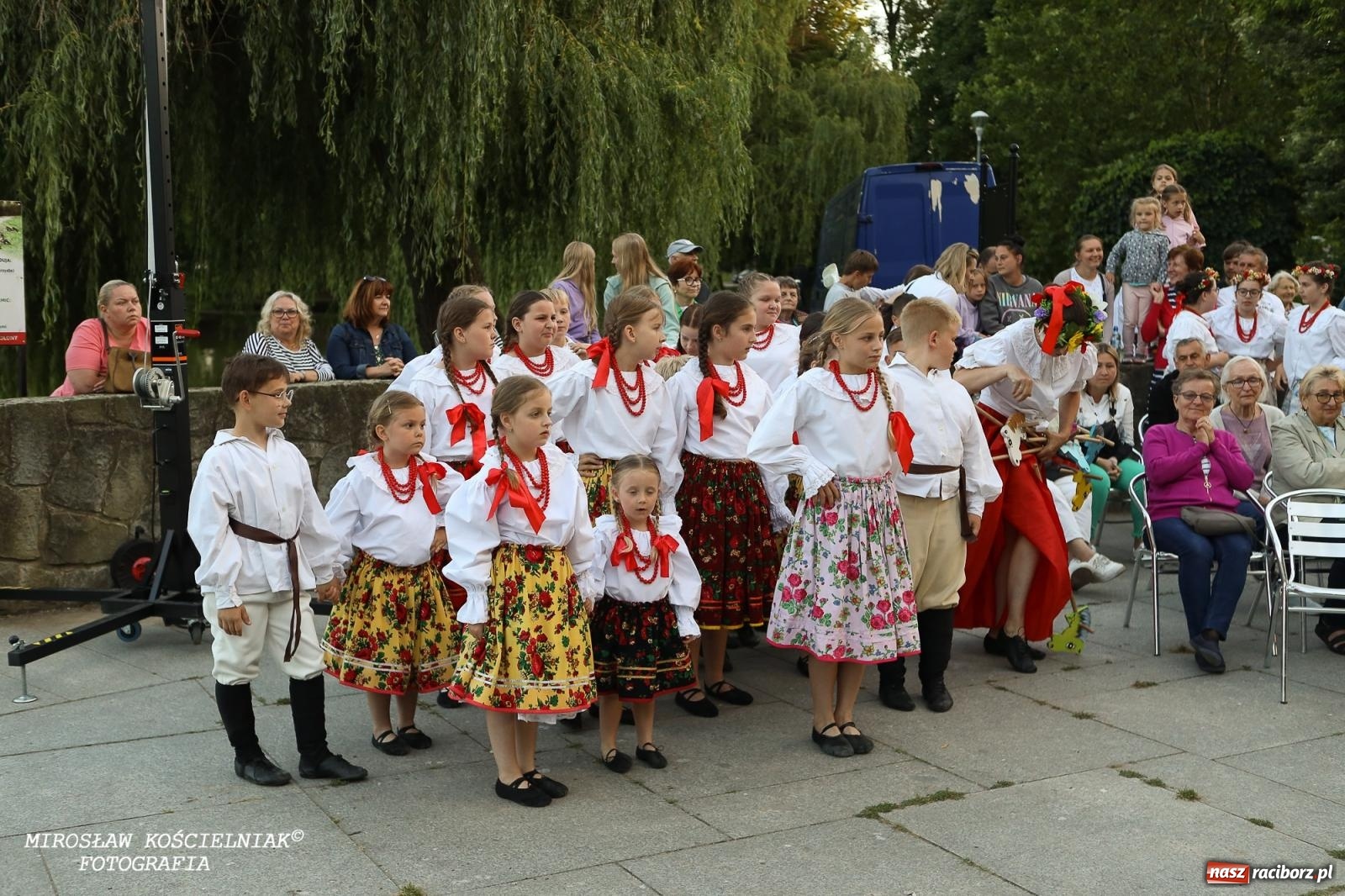 Zdjęcie w galerii na portalu naszraciborz.pl: Noc Świętojańska znów rozświetliła Park Roth - foto na bis! wiadomości z regionu