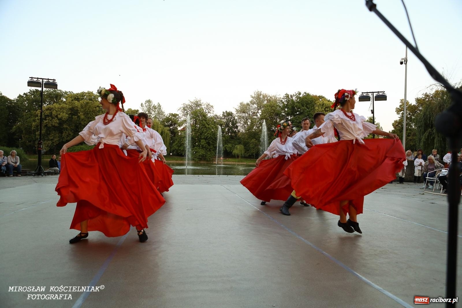 Zdjęcie w galerii na portalu naszraciborz.pl: Noc Świętojańska znów rozświetliła Park Roth - foto na bis! wiadomości z regionu