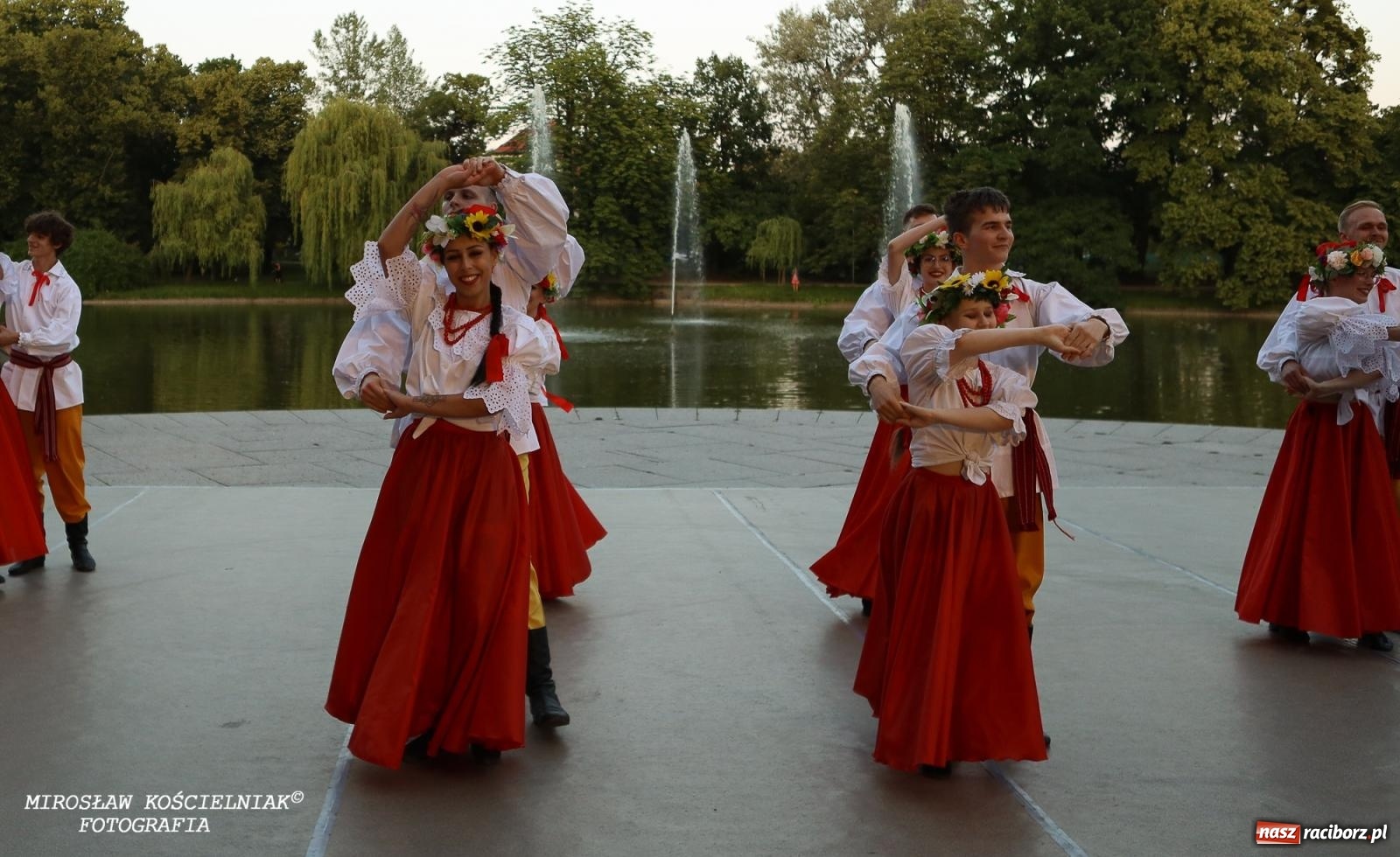 Zdjęcie w galerii na portalu naszraciborz.pl: Noc Świętojańska znów rozświetliła Park Roth - foto na bis! wiadomości z regionu