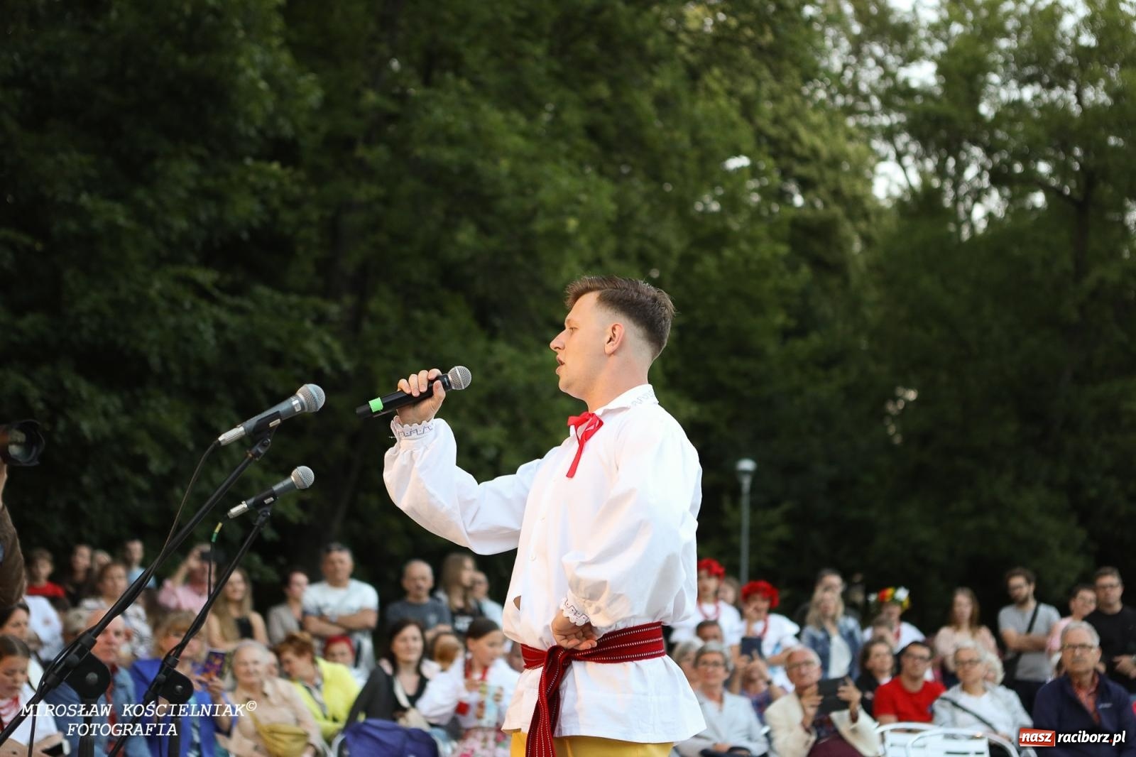 Zdjęcie w galerii na portalu naszraciborz.pl: Noc Świętojańska znów rozświetliła Park Roth - foto na bis! wiadomości z regionu