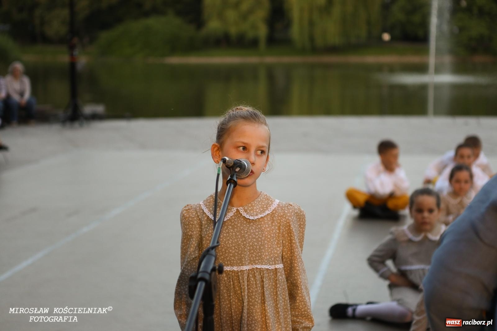 Zdjęcie w galerii na portalu naszraciborz.pl: Noc Świętojańska znów rozświetliła Park Roth - foto na bis! wiadomości z regionu