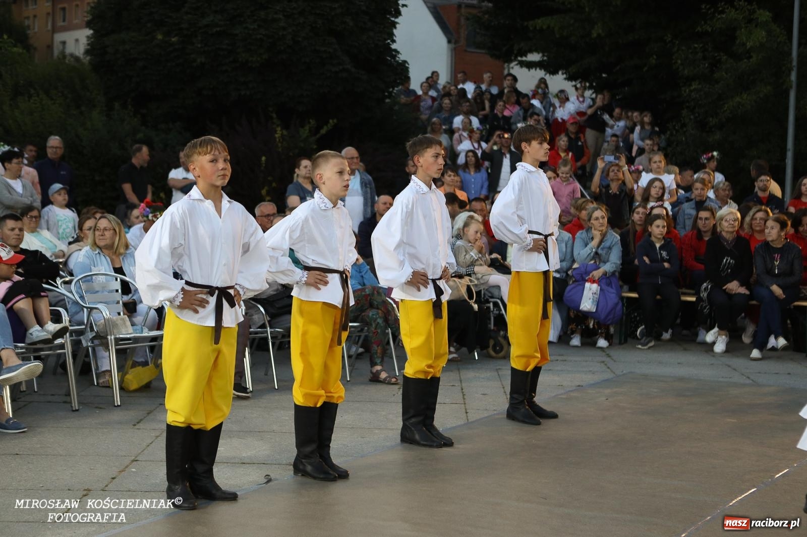 Zdjęcie w galerii na portalu naszraciborz.pl: Noc Świętojańska znów rozświetliła Park Roth - foto na bis! wiadomości z regionu