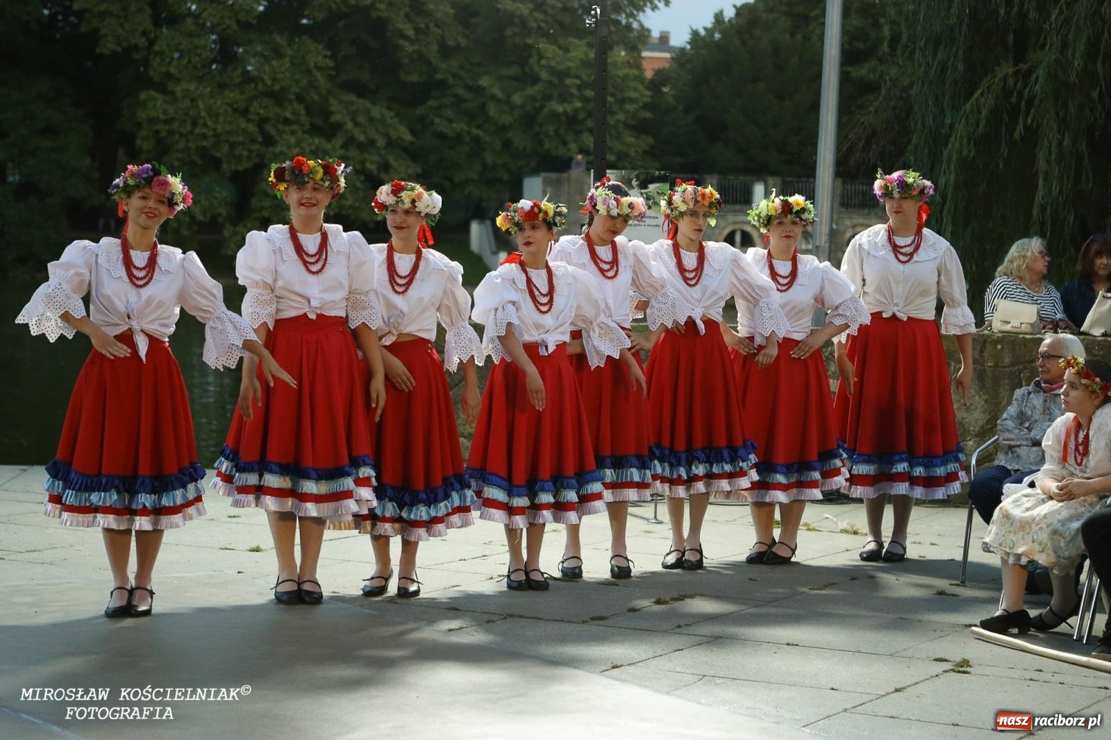 Zdjęcie w galerii na portalu naszraciborz.pl: Noc Świętojańska znów rozświetliła Park Roth - foto na bis! wiadomości z regionu