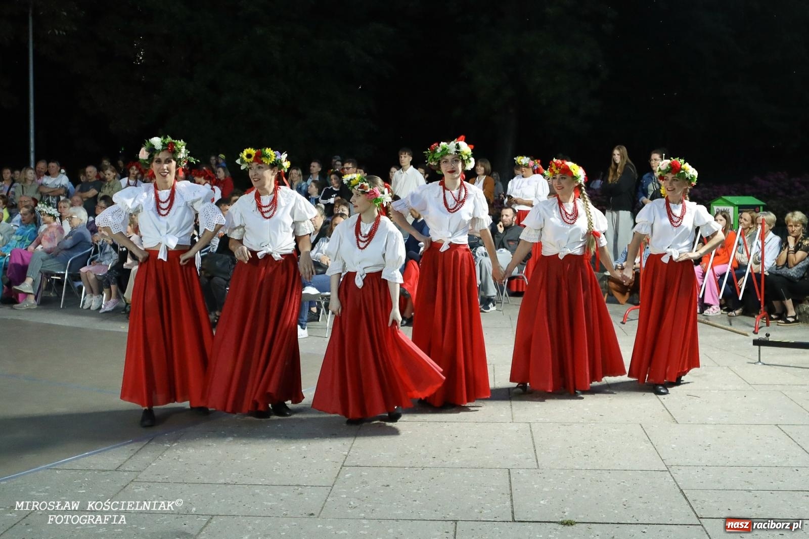 Zdjęcie w galerii na portalu naszraciborz.pl: Noc Świętojańska znów rozświetliła Park Roth - foto na bis! wiadomości z regionu