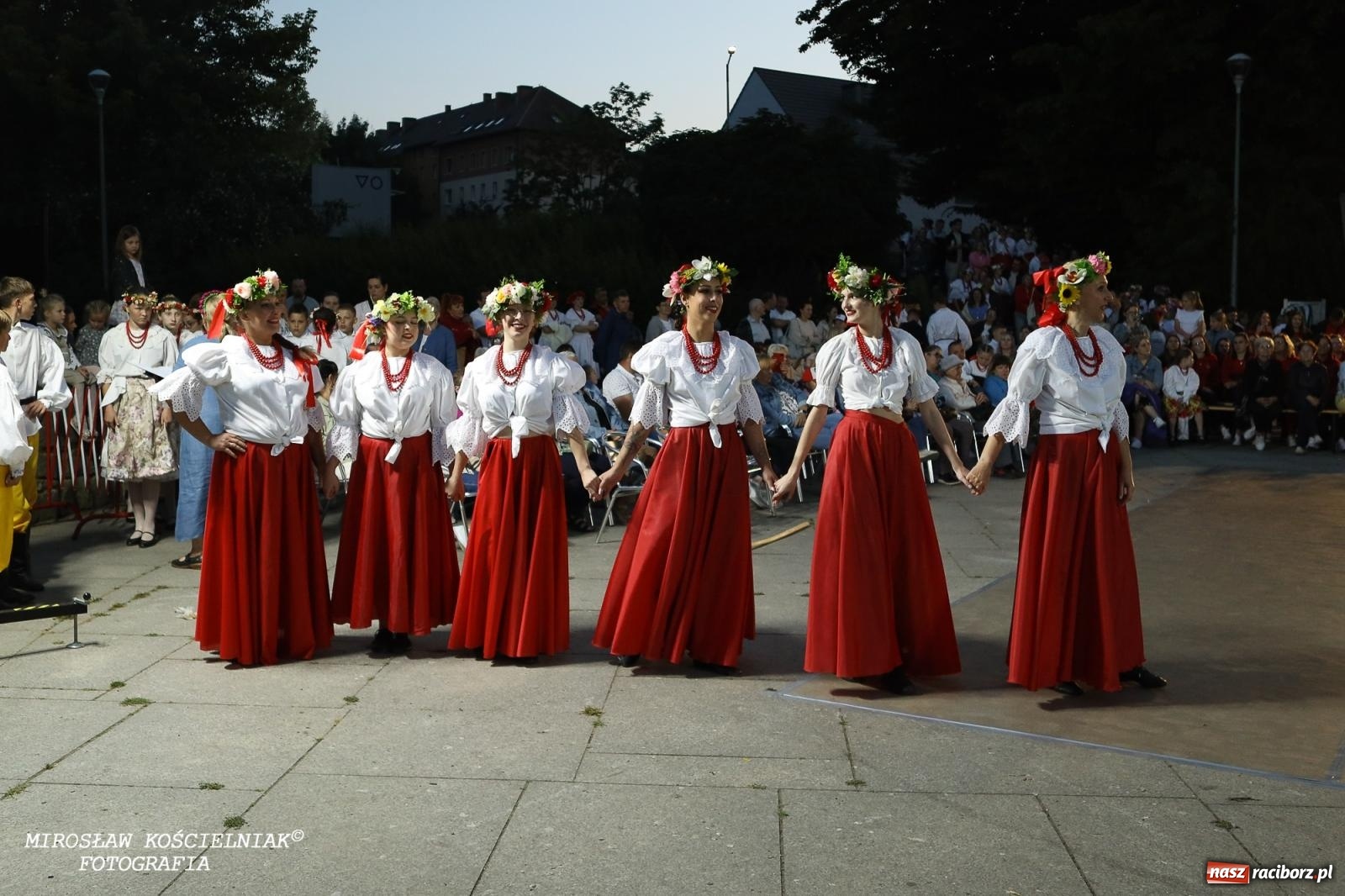Zdjęcie w galerii na portalu naszraciborz.pl: Noc Świętojańska znów rozświetliła Park Roth - foto na bis! wiadomości z regionu