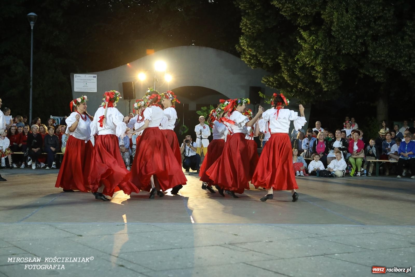 Zdjęcie w galerii na portalu naszraciborz.pl: Noc Świętojańska znów rozświetliła Park Roth - foto na bis! wiadomości z regionu