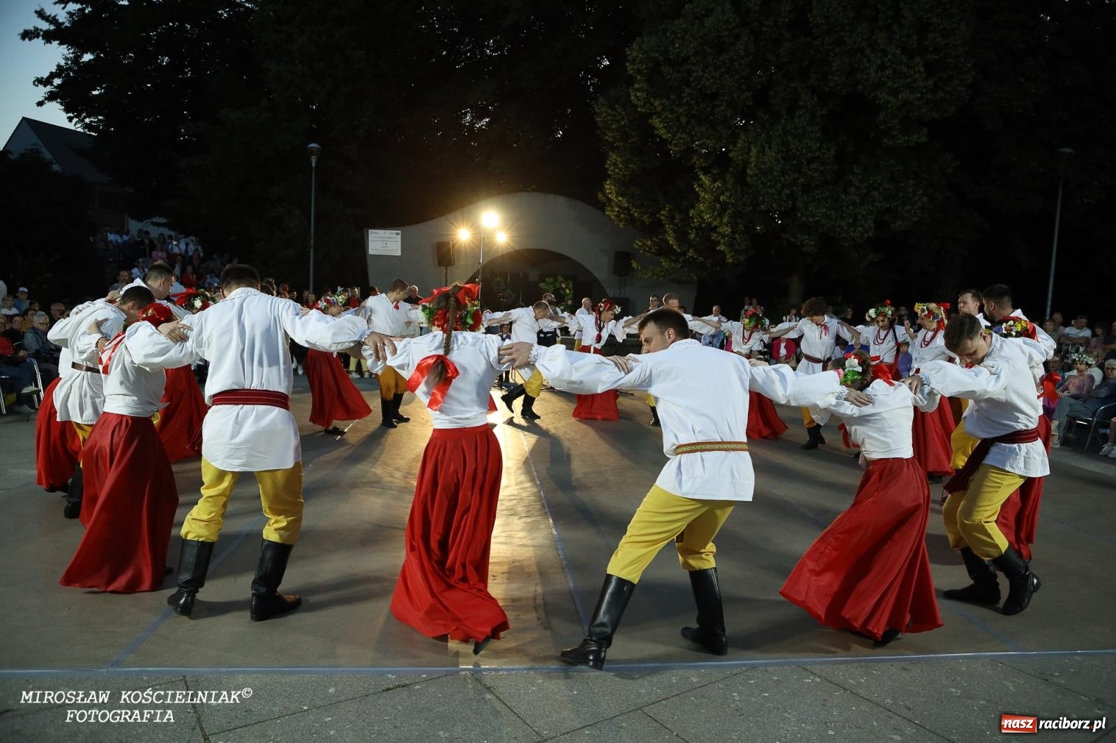 Zdjęcie w galerii na portalu naszraciborz.pl: Noc Świętojańska znów rozświetliła Park Roth - foto na bis! wiadomości z regionu