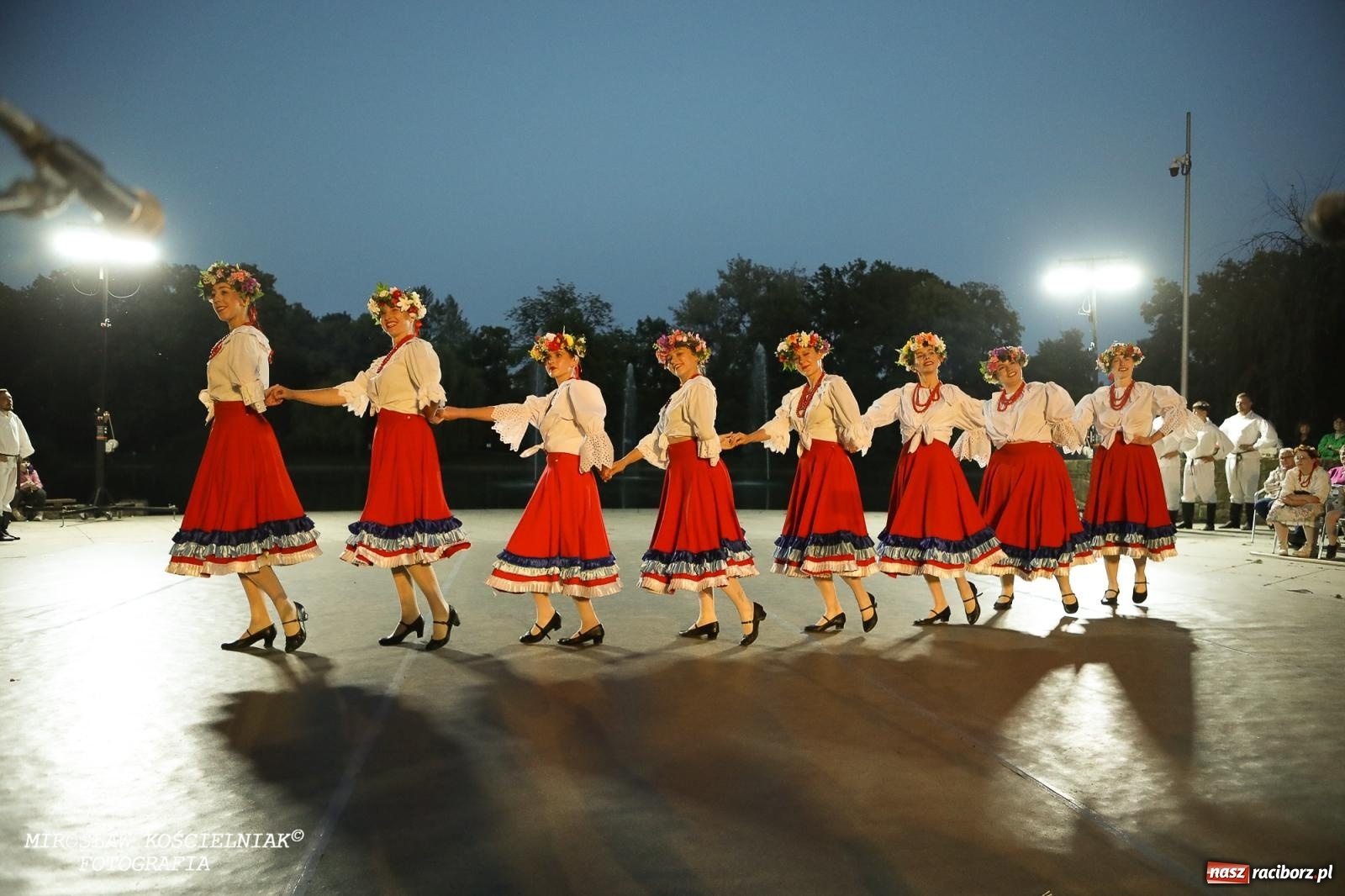 Zdjęcie w galerii na portalu naszraciborz.pl: Noc Świętojańska znów rozświetliła Park Roth - foto na bis! wiadomości z regionu