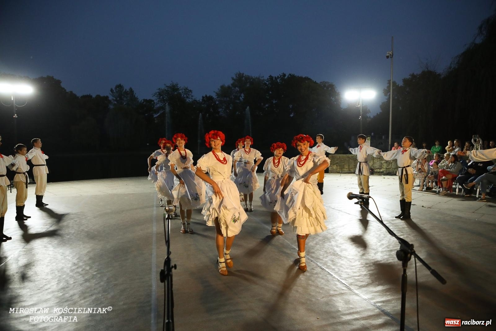 Zdjęcie w galerii na portalu naszraciborz.pl: Noc Świętojańska znów rozświetliła Park Roth - foto na bis! wiadomości z regionu