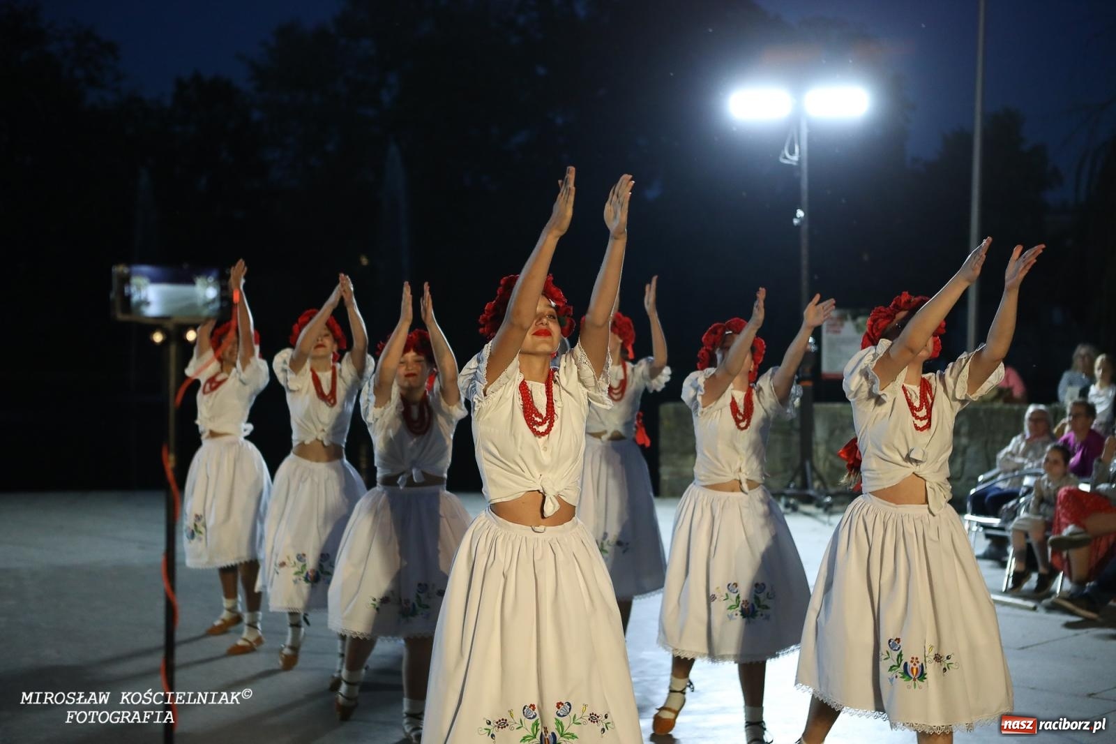 Zdjęcie w galerii na portalu naszraciborz.pl: Noc Świętojańska znów rozświetliła Park Roth - foto na bis! wiadomości z regionu