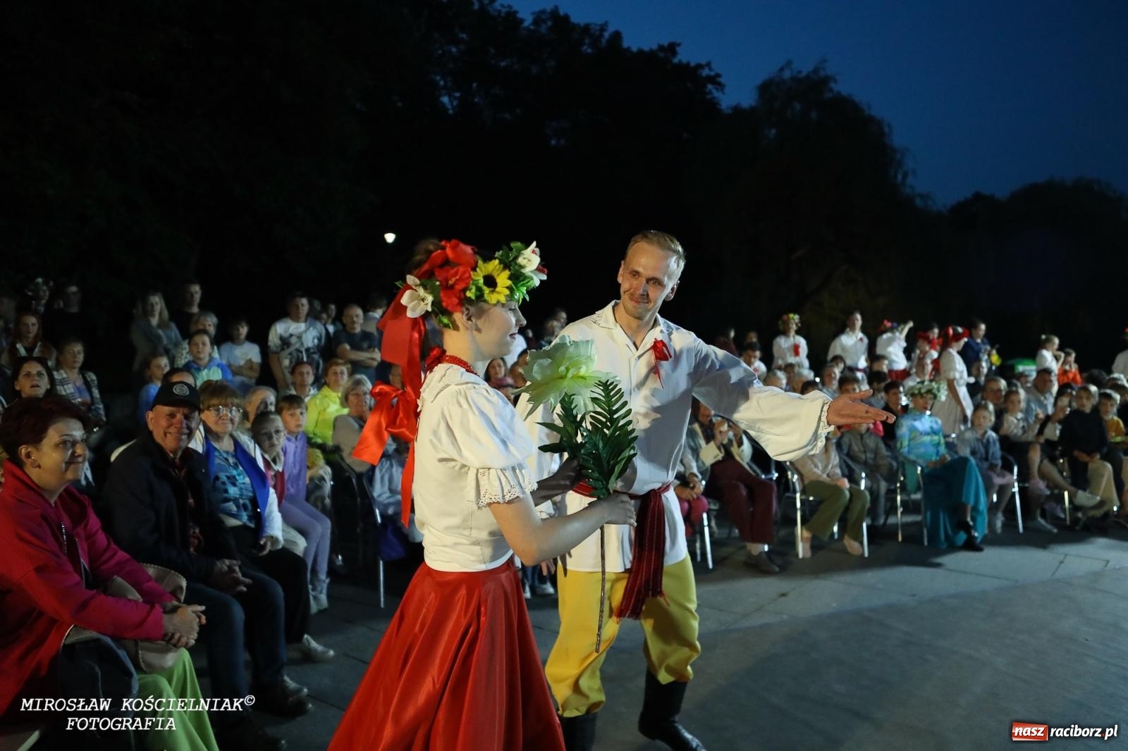Zdjęcie w galerii na portalu naszraciborz.pl: Noc Świętojańska znów rozświetliła Park Roth - foto na bis! wiadomości z regionu