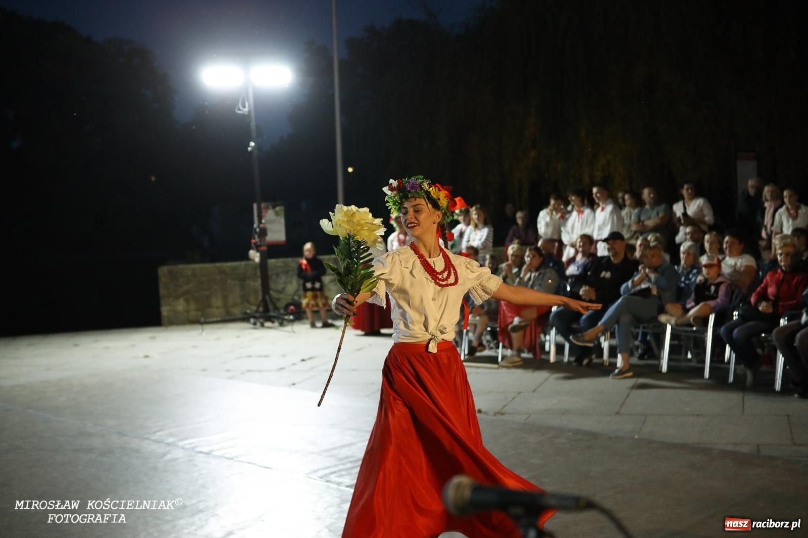 Zdjęcie w galerii na portalu naszraciborz.pl: Noc Świętojańska znów rozświetliła Park Roth - foto na bis! wiadomości z regionu