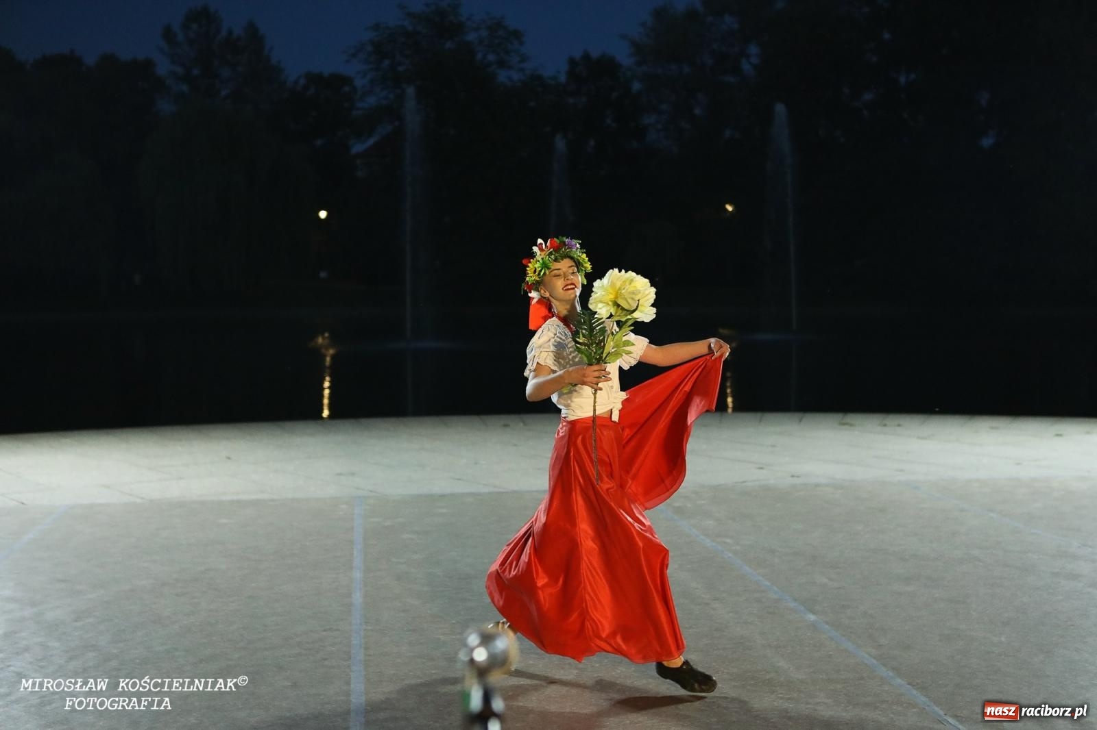 Zdjęcie w galerii na portalu naszraciborz.pl: Noc Świętojańska znów rozświetliła Park Roth - foto na bis! wiadomości z regionu