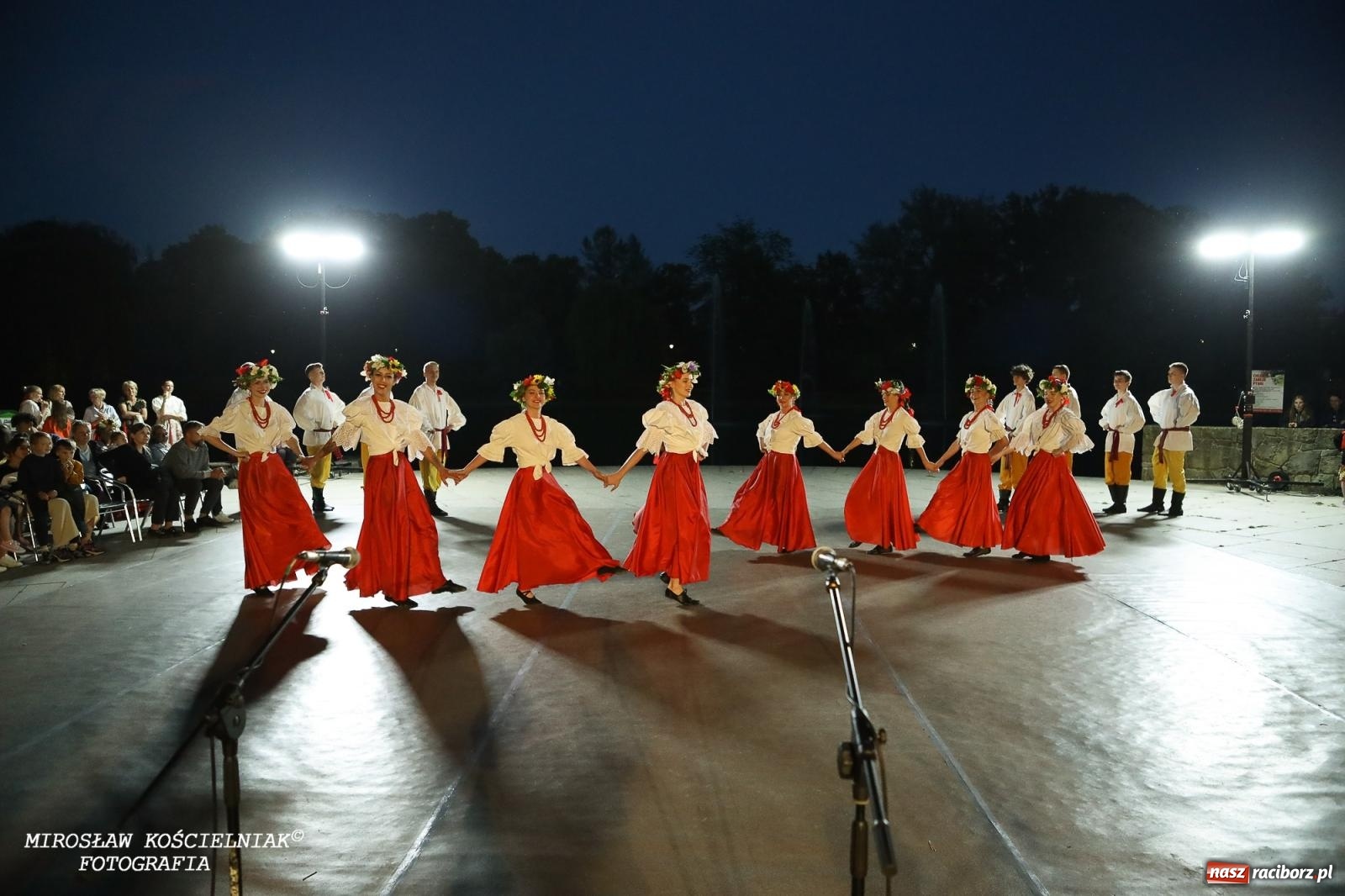 Zdjęcie w galerii na portalu naszraciborz.pl: Noc Świętojańska znów rozświetliła Park Roth - foto na bis! wiadomości z regionu