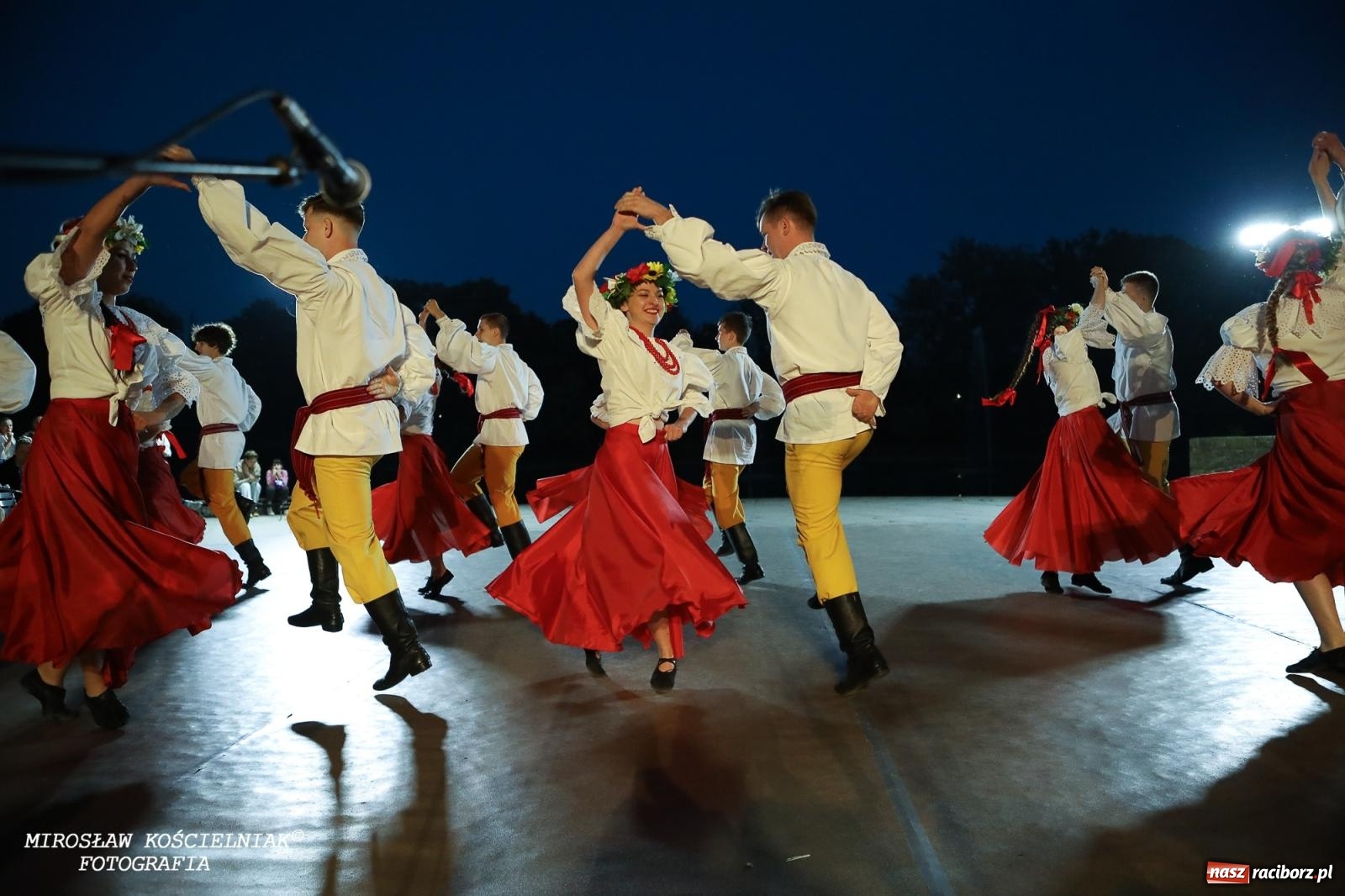 Zdjęcie w galerii na portalu naszraciborz.pl: Noc Świętojańska znów rozświetliła Park Roth - foto na bis! wiadomości z regionu