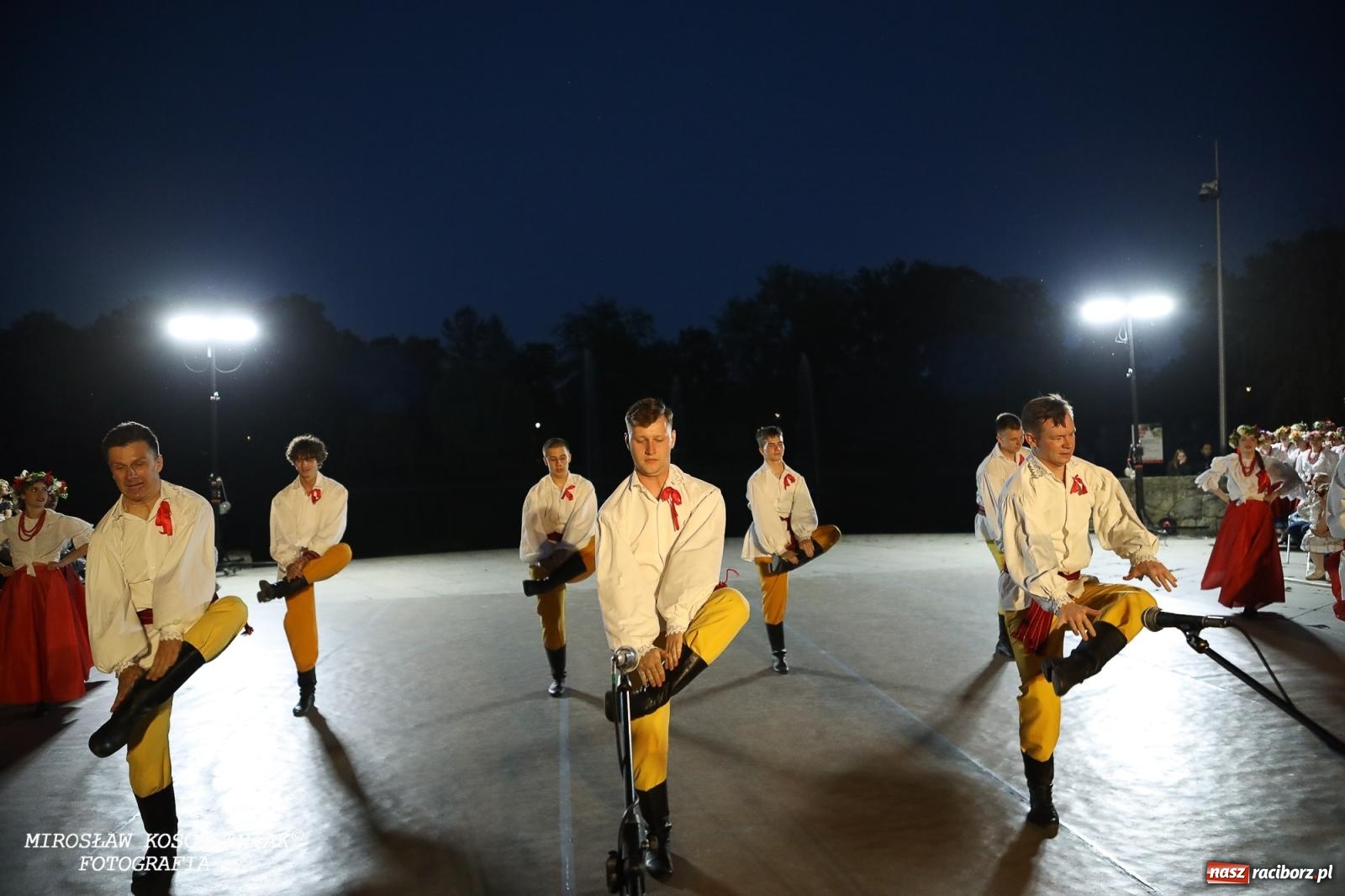 Zdjęcie w galerii na portalu naszraciborz.pl: Noc Świętojańska znów rozświetliła Park Roth - foto na bis! wiadomości z regionu