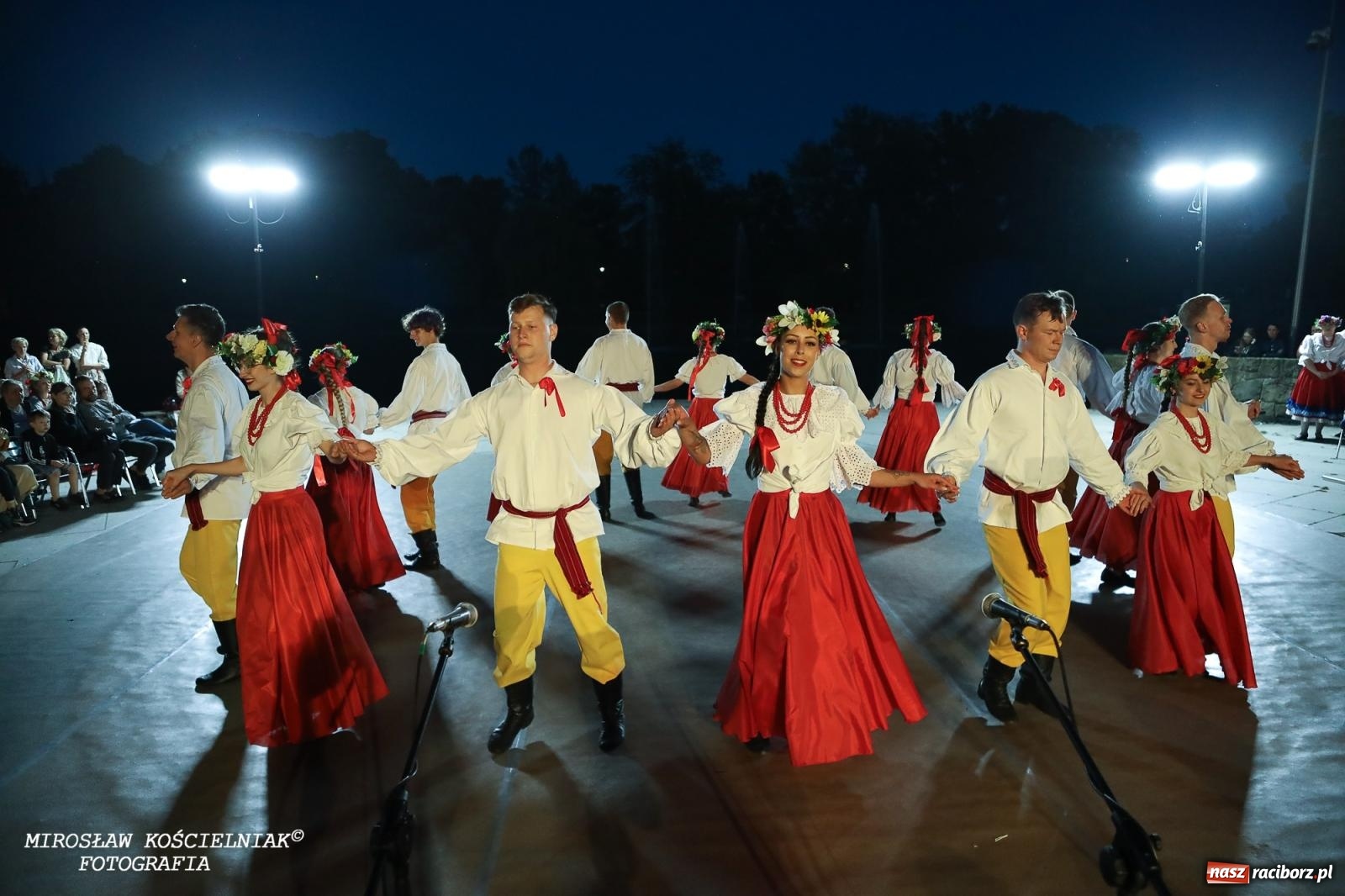 Zdjęcie w galerii na portalu naszraciborz.pl: Noc Świętojańska znów rozświetliła Park Roth - foto na bis! wiadomości z regionu