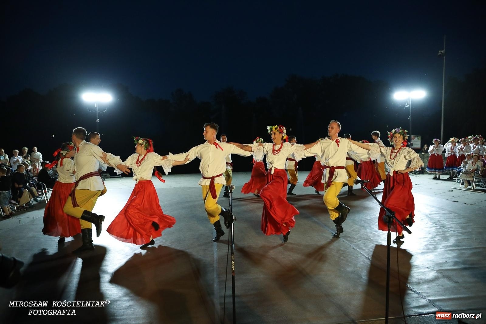 Zdjęcie w galerii na portalu naszraciborz.pl: Noc Świętojańska znów rozświetliła Park Roth - foto na bis! wiadomości z regionu