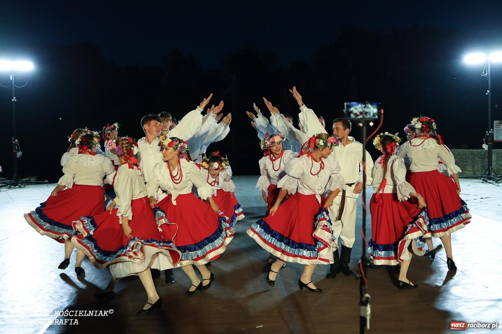Zdjęcie w galerii na portalu naszraciborz.pl: Noc Świętojańska znów rozświetliła Park Roth - foto na bis! wiadomości z regionu