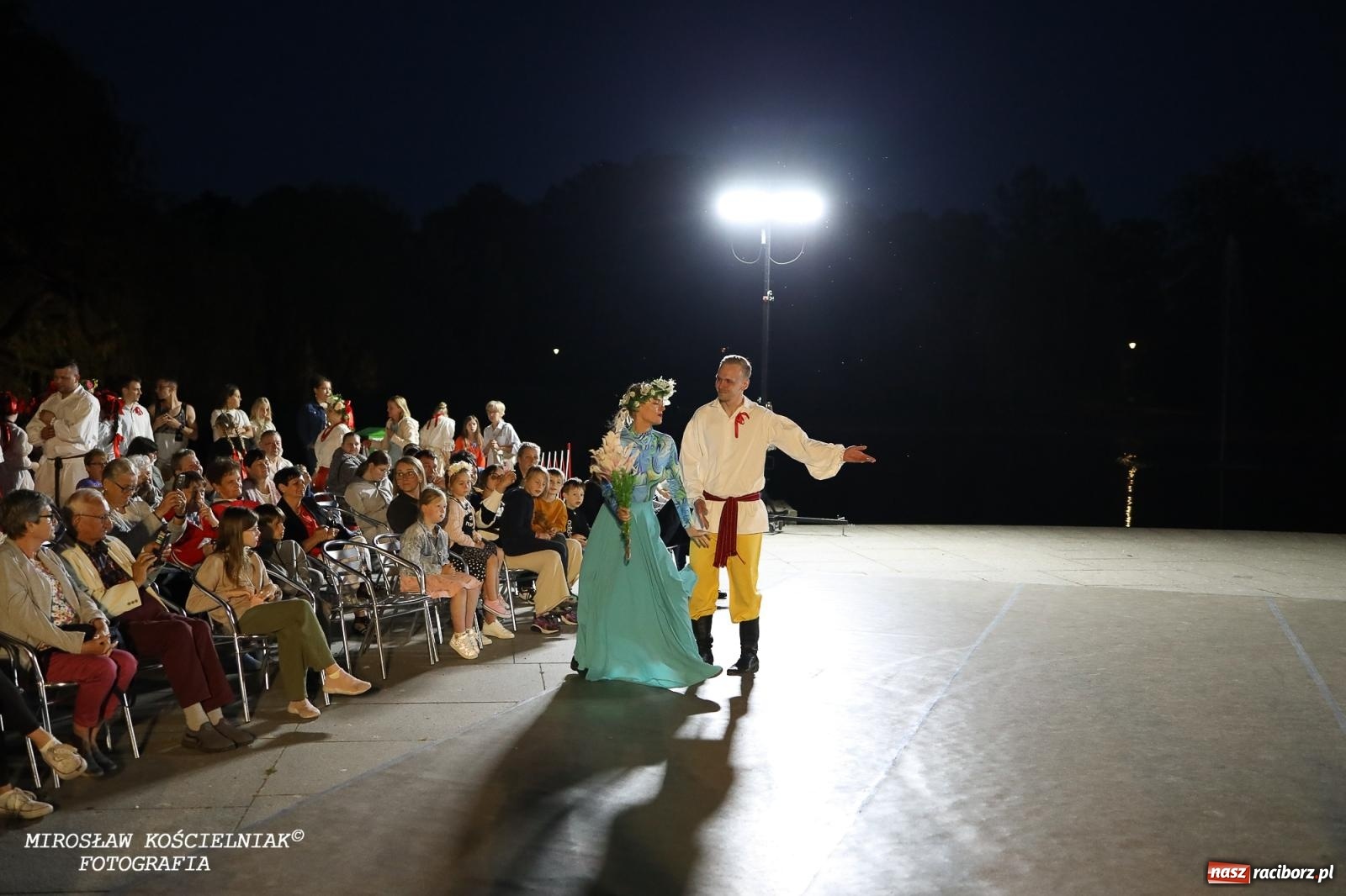 Zdjęcie w galerii na portalu naszraciborz.pl: Noc Świętojańska znów rozświetliła Park Roth - foto na bis! wiadomości z regionu