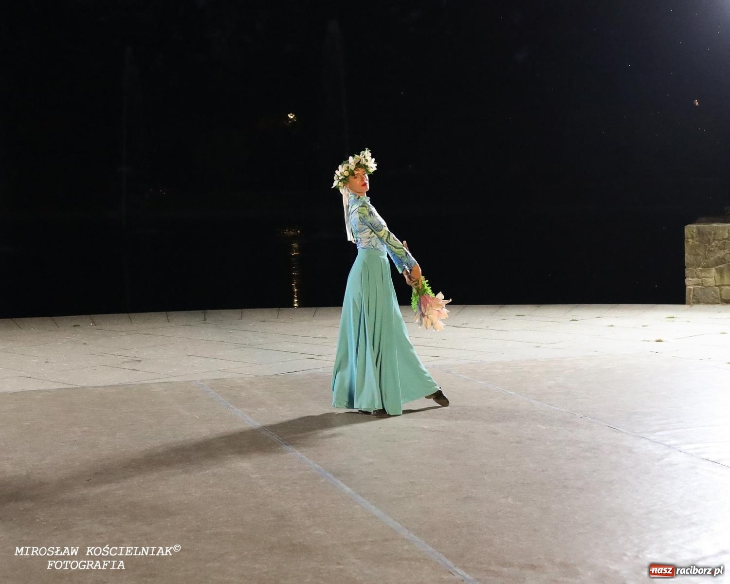 Zdjęcie w galerii na portalu naszraciborz.pl: Noc Świętojańska znów rozświetliła Park Roth - foto na bis! wiadomości z regionu