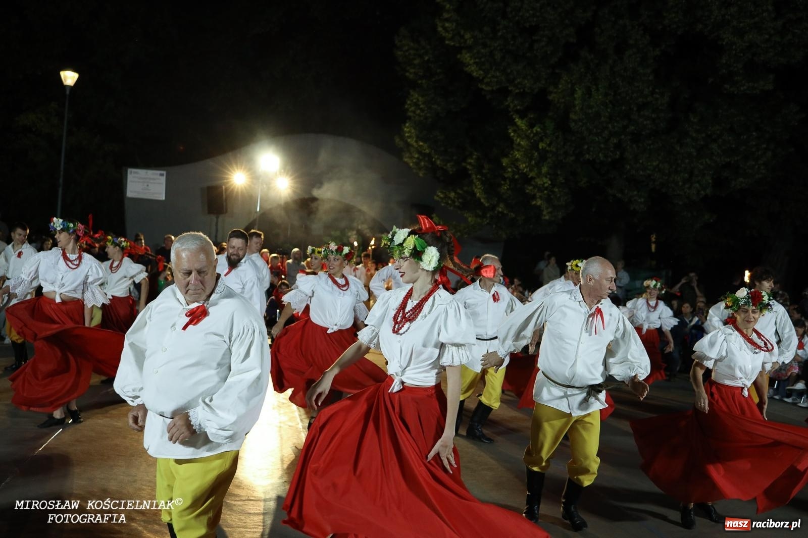 Zdjęcie w galerii na portalu naszraciborz.pl: Noc Świętojańska znów rozświetliła Park Roth - foto na bis! wiadomości z regionu