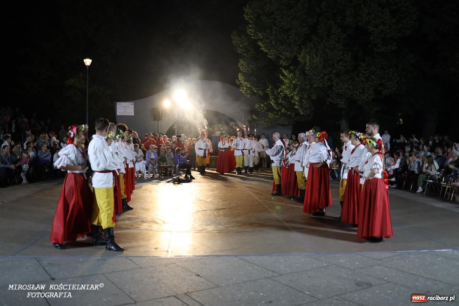 Zdjęcie w galerii na portalu naszraciborz.pl: Noc Świętojańska znów rozświetliła Park Roth - foto na bis! wiadomości z regionu