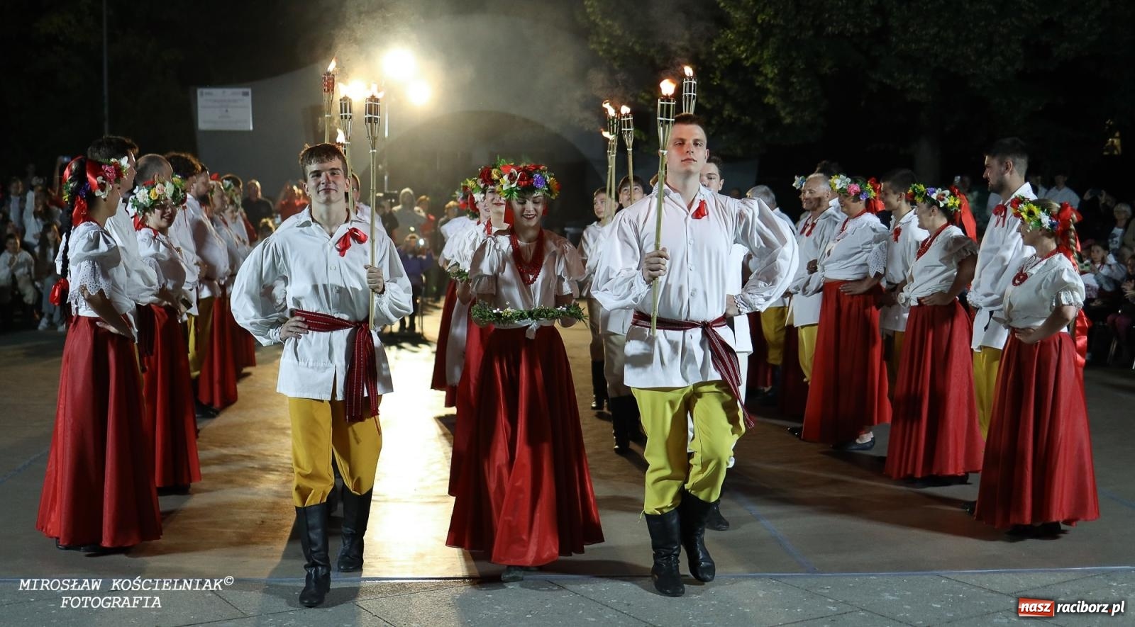 Zdjęcie w galerii na portalu naszraciborz.pl: Noc Świętojańska znów rozświetliła Park Roth - foto na bis! wiadomości z regionu