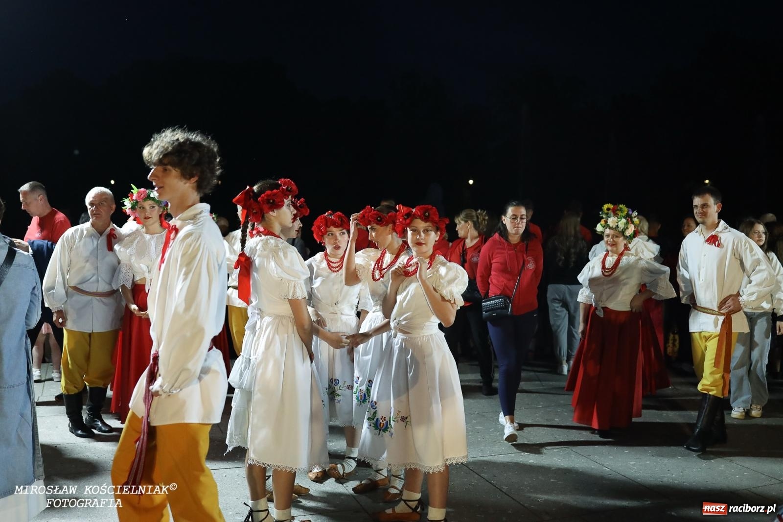 Zdjęcie w galerii na portalu naszraciborz.pl: Noc Świętojańska znów rozświetliła Park Roth - foto na bis! wiadomości z regionu