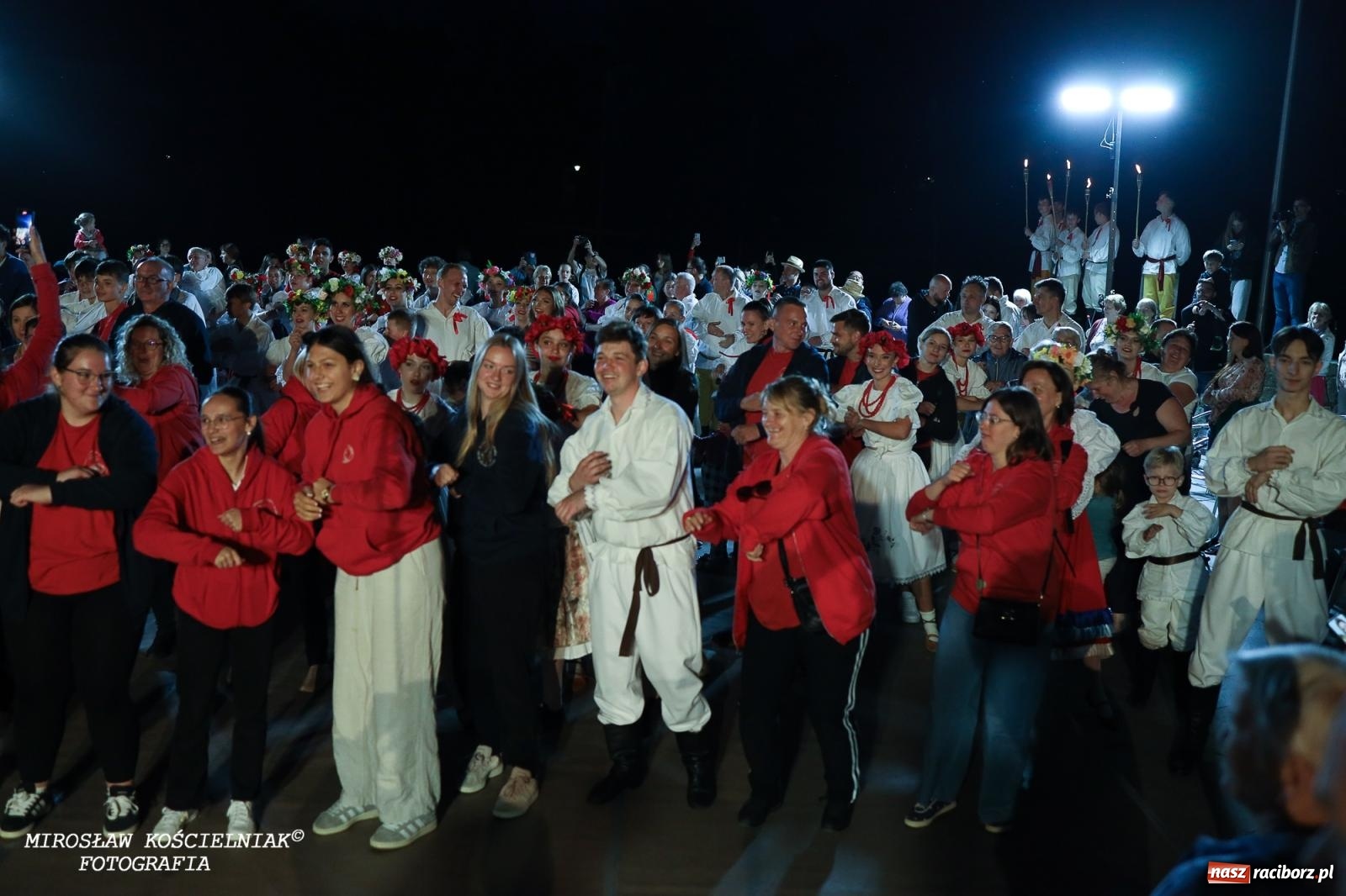 Zdjęcie w galerii na portalu naszraciborz.pl: Noc Świętojańska znów rozświetliła Park Roth - foto na bis! wiadomości z regionu