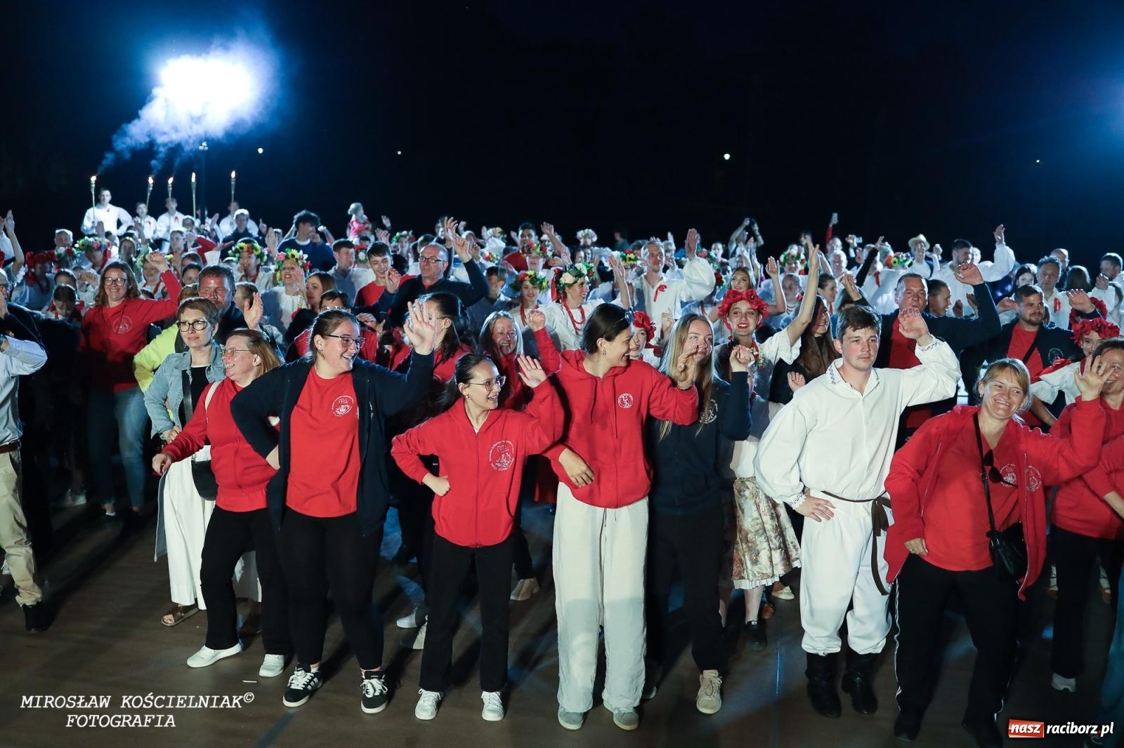 Zdjęcie w galerii na portalu naszraciborz.pl: Noc Świętojańska znów rozświetliła Park Roth - foto na bis! wiadomości z regionu