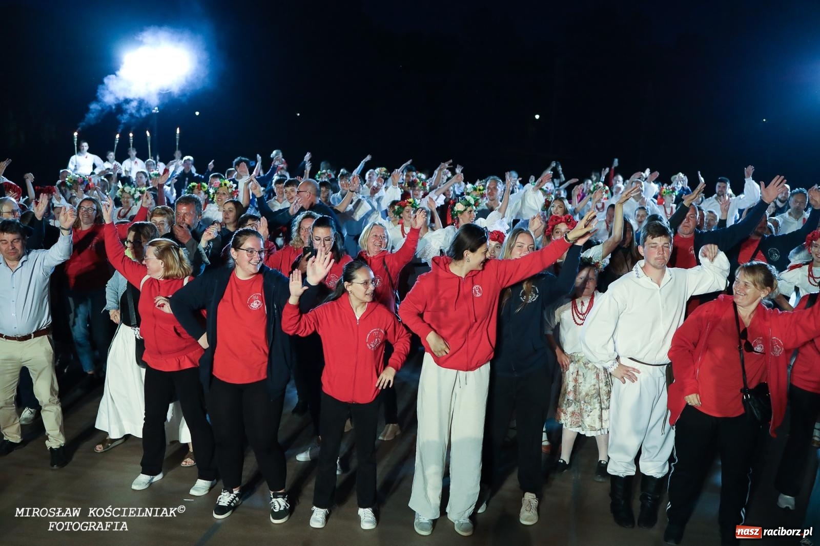 Zdjęcie w galerii na portalu naszraciborz.pl: Noc Świętojańska znów rozświetliła Park Roth - foto na bis! wiadomości z regionu