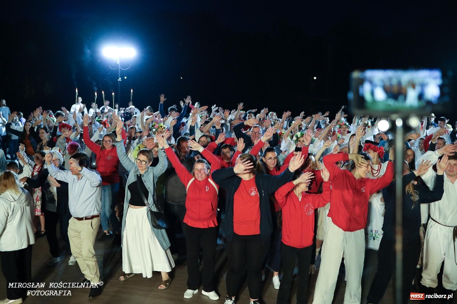 Zdjęcie w galerii na portalu naszraciborz.pl: Noc Świętojańska znów rozświetliła Park Roth - foto na bis! wiadomości z regionu