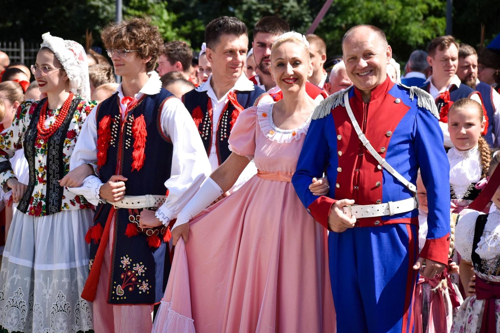 Zdjęcie w galerii na portalu naszraciborz.pl: Zamek Piastowski sercem święta kultur – Powiat Raciborski celebruje różnorodność wiadomości z regionu