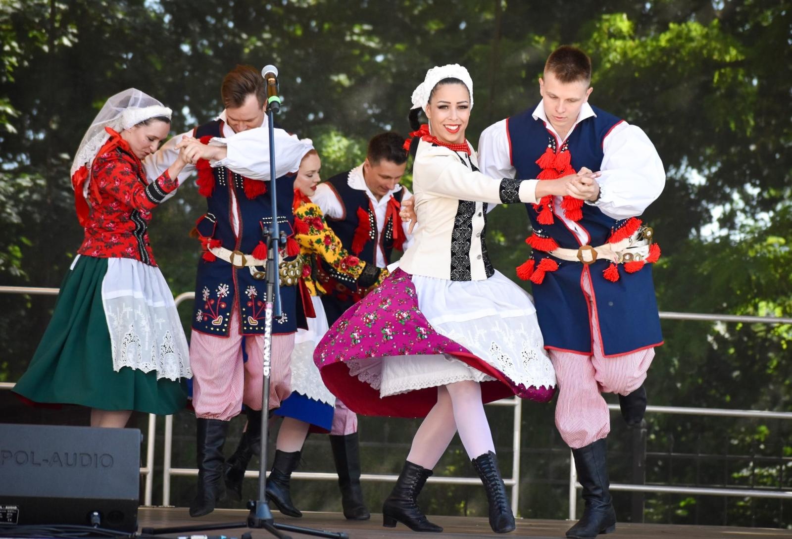 Zdjęcie w galerii na portalu naszraciborz.pl: Zamek Piastowski sercem święta kultur – Powiat Raciborski celebruje różnorodność wiadomości z regionu