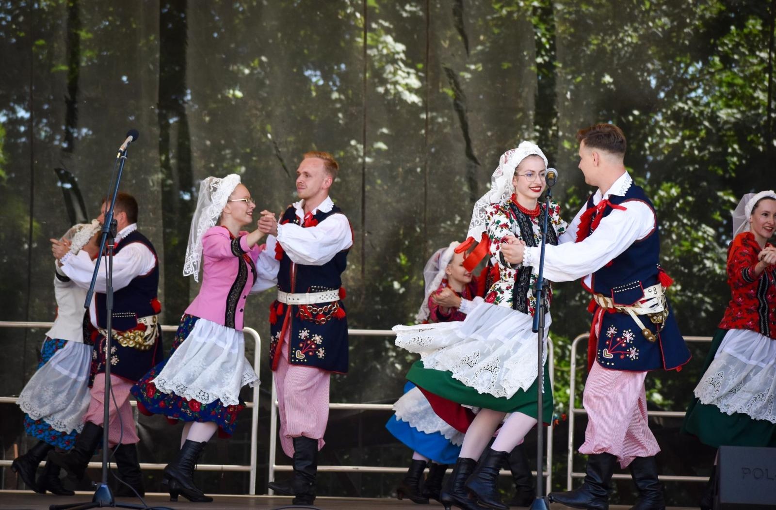 Zdjęcie w galerii na portalu naszraciborz.pl: Zamek Piastowski sercem święta kultur – Powiat Raciborski celebruje różnorodność wiadomości z regionu