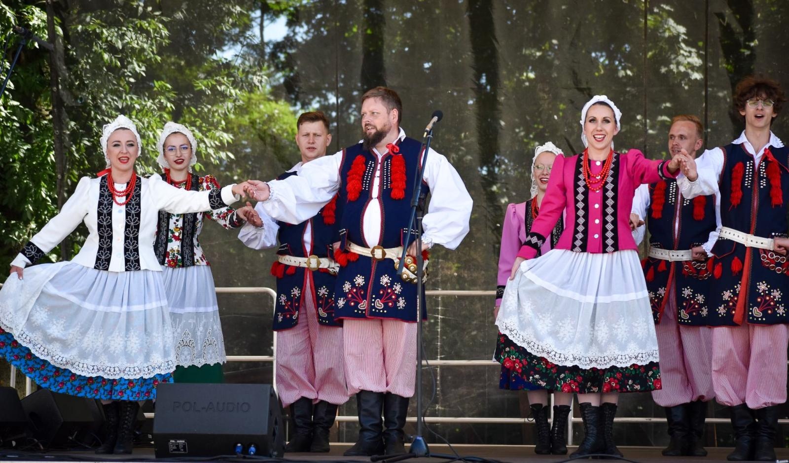 Zdjęcie w galerii na portalu naszraciborz.pl: Zamek Piastowski sercem święta kultur – Powiat Raciborski celebruje różnorodność wiadomości z regionu