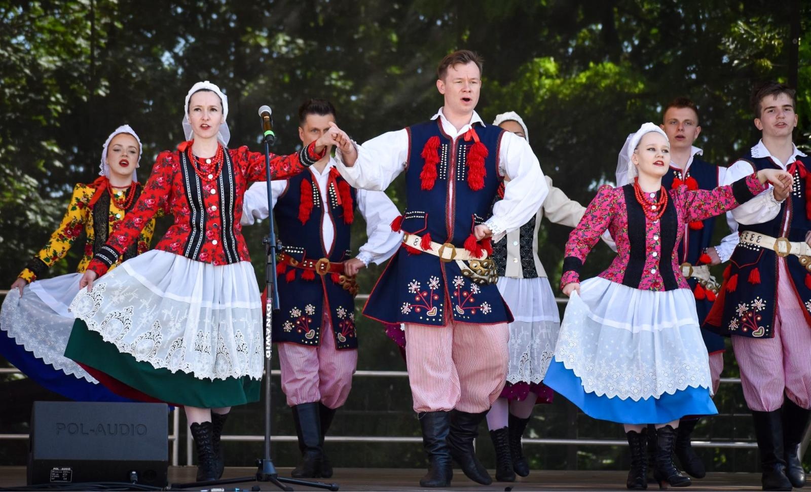 Zdjęcie w galerii na portalu naszraciborz.pl: Zamek Piastowski sercem święta kultur – Powiat Raciborski celebruje różnorodność wiadomości z regionu