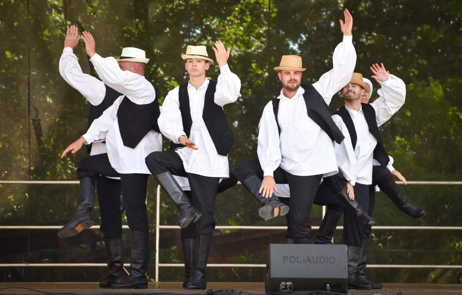 Zdjęcie w galerii na portalu naszraciborz.pl: Zamek Piastowski sercem święta kultur – Powiat Raciborski celebruje różnorodność wiadomości z regionu