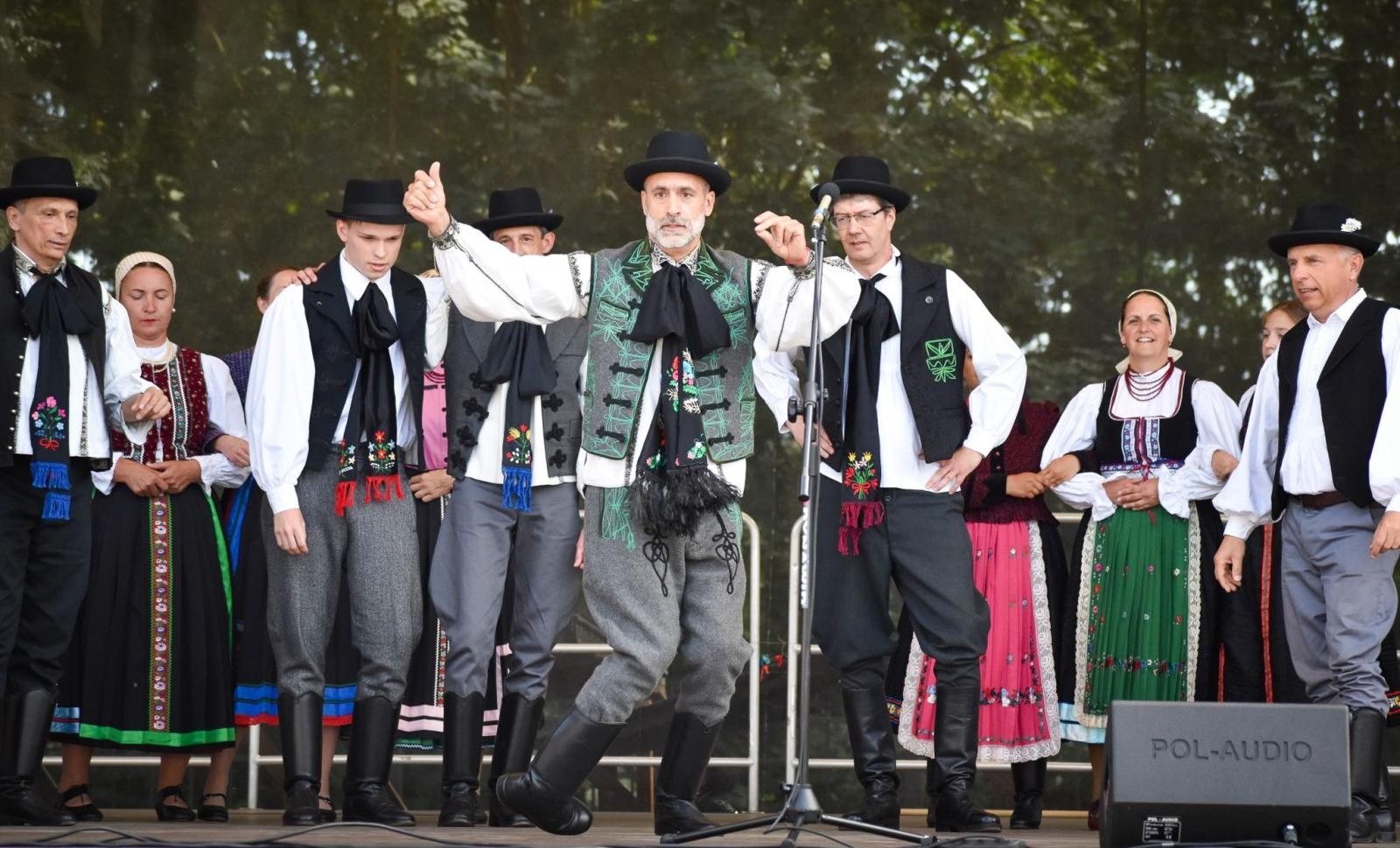 Zdjęcie w galerii na portalu naszraciborz.pl: Zamek Piastowski sercem święta kultur – Powiat Raciborski celebruje różnorodność wiadomości z regionu