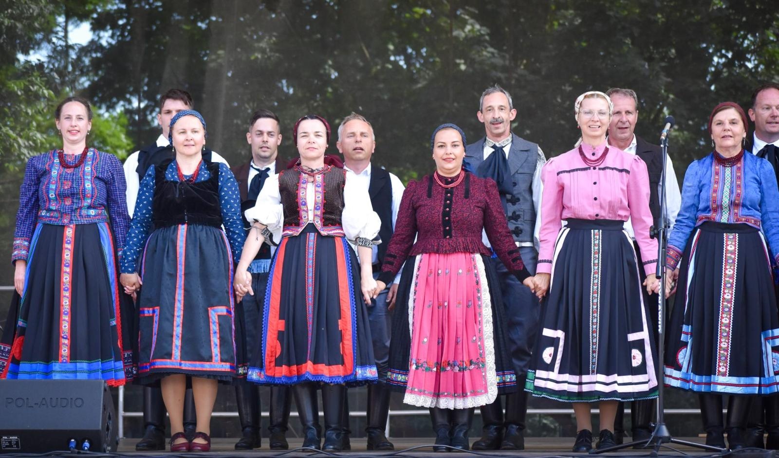 Zdjęcie w galerii na portalu naszraciborz.pl: Zamek Piastowski sercem święta kultur – Powiat Raciborski celebruje różnorodność wiadomości z regionu