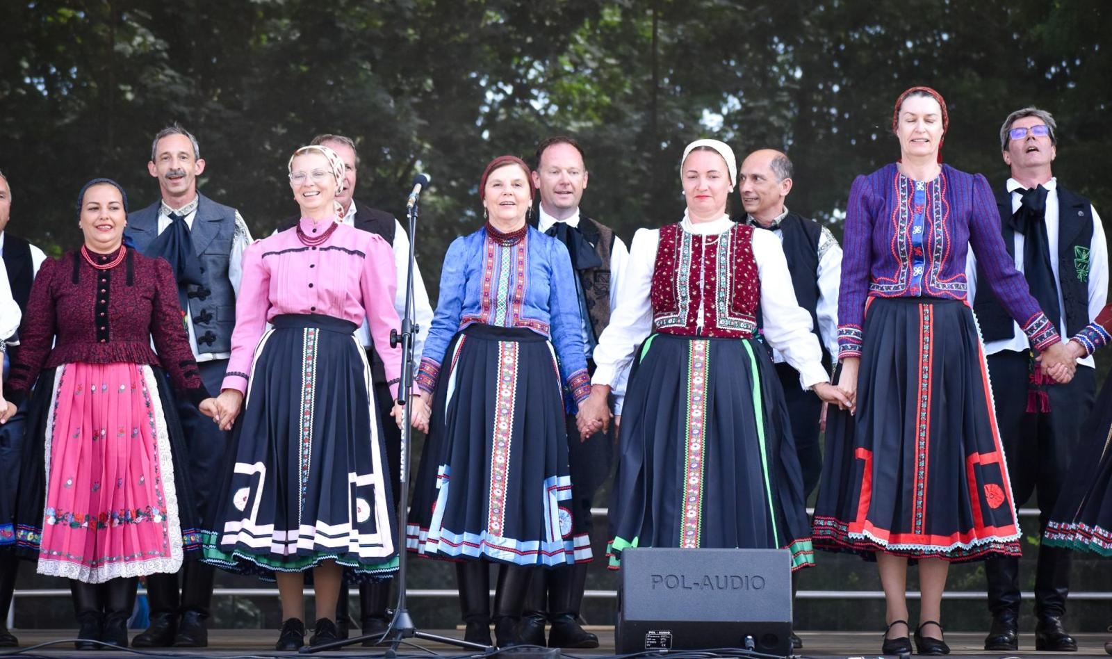 Zdjęcie w galerii na portalu naszraciborz.pl: Zamek Piastowski sercem święta kultur – Powiat Raciborski celebruje różnorodność wiadomości z regionu