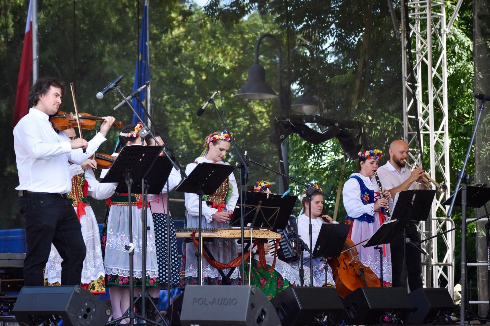 Zdjęcie w galerii na portalu naszraciborz.pl: Zamek Piastowski sercem święta kultur – Powiat Raciborski celebruje różnorodność wiadomości z regionu
