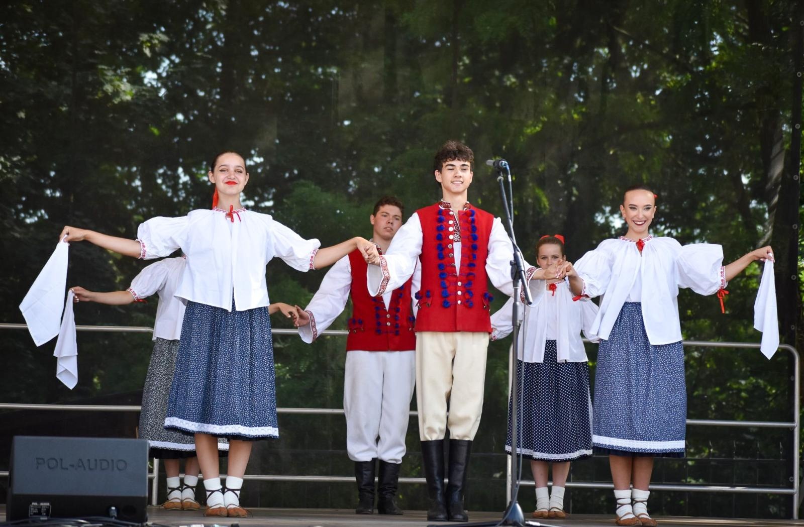 Zdjęcie w galerii na portalu naszraciborz.pl: Zamek Piastowski sercem święta kultur – Powiat Raciborski celebruje różnorodność wiadomości z regionu