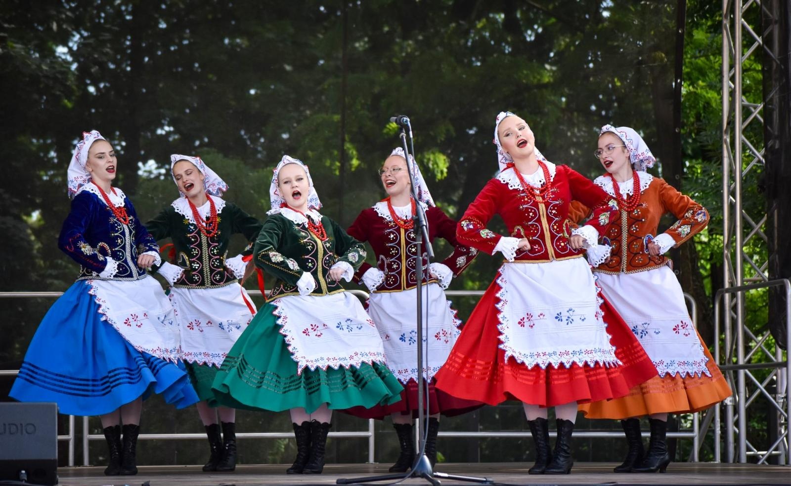 Zdjęcie w galerii na portalu naszraciborz.pl: Zamek Piastowski sercem święta kultur – Powiat Raciborski celebruje różnorodność wiadomości z regionu