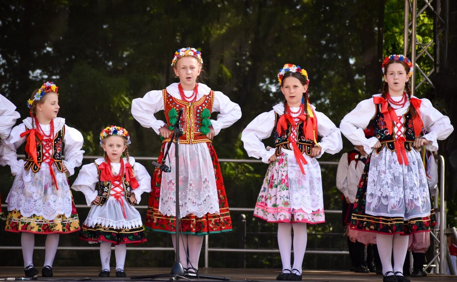 Zdjęcie w galerii na portalu naszraciborz.pl: Zamek Piastowski sercem święta kultur – Powiat Raciborski celebruje różnorodność wiadomości z regionu