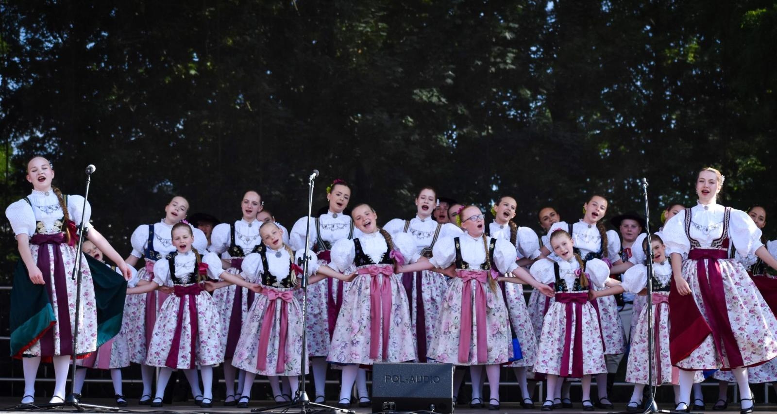 Zdjęcie w galerii na portalu naszraciborz.pl: Zamek Piastowski sercem święta kultur – Powiat Raciborski celebruje różnorodność wiadomości z regionu