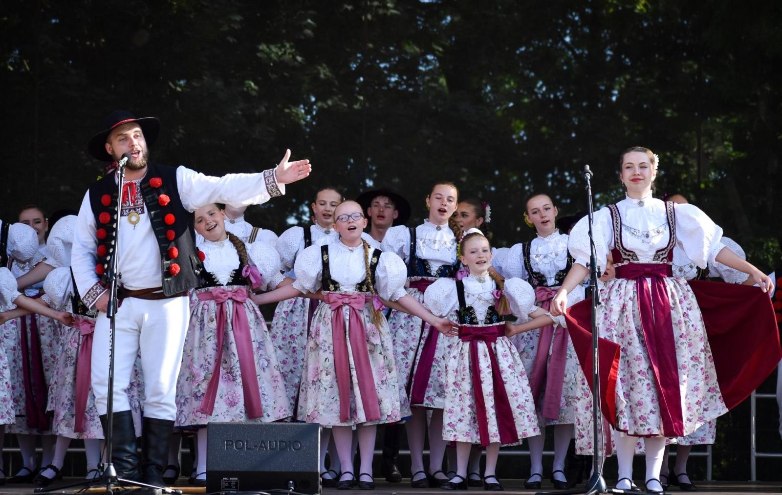 Zdjęcie w galerii na portalu naszraciborz.pl: Zamek Piastowski sercem święta kultur – Powiat Raciborski celebruje różnorodność wiadomości z regionu