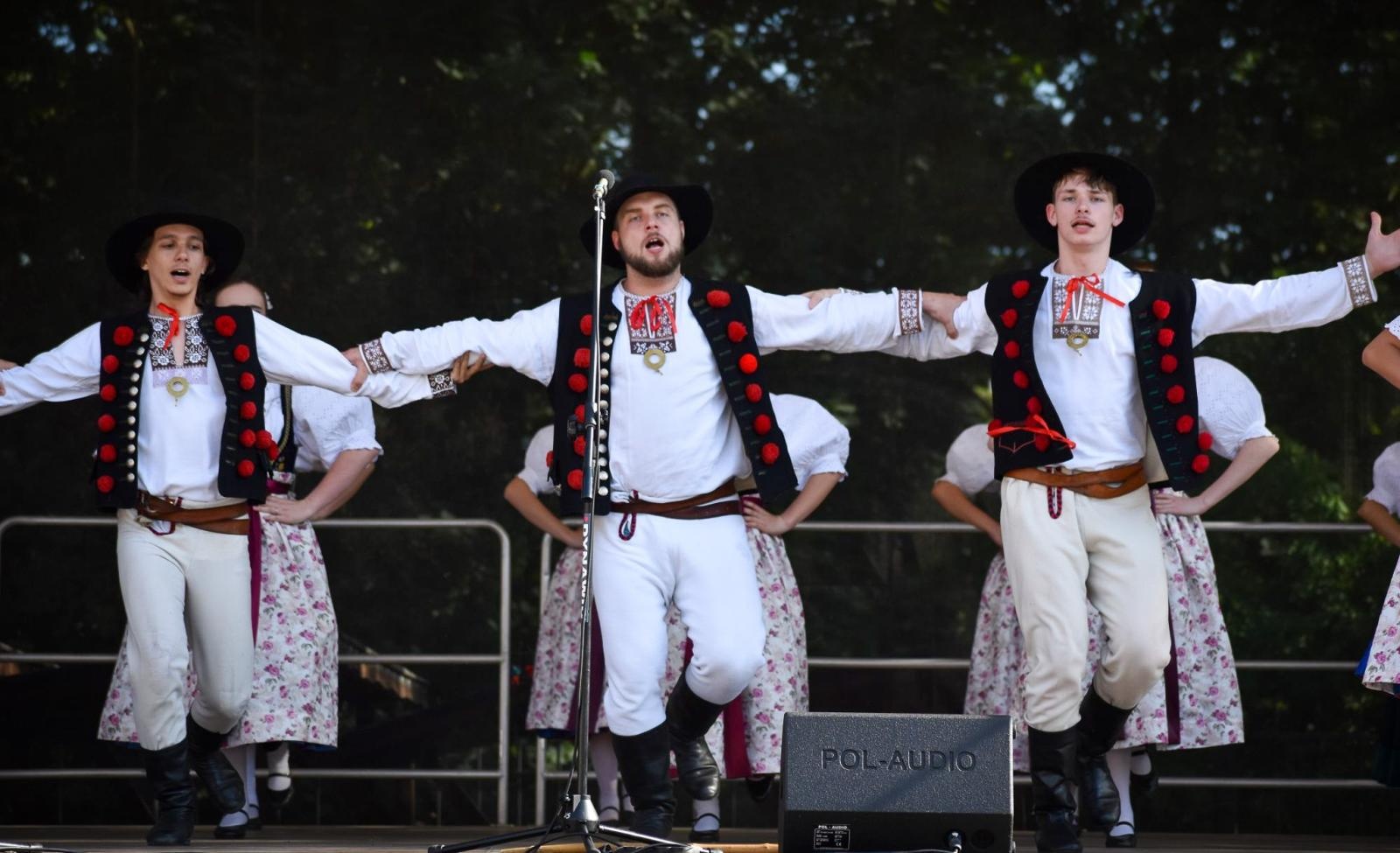 Zdjęcie w galerii na portalu naszraciborz.pl: Zamek Piastowski sercem święta kultur – Powiat Raciborski celebruje różnorodność wiadomości z regionu