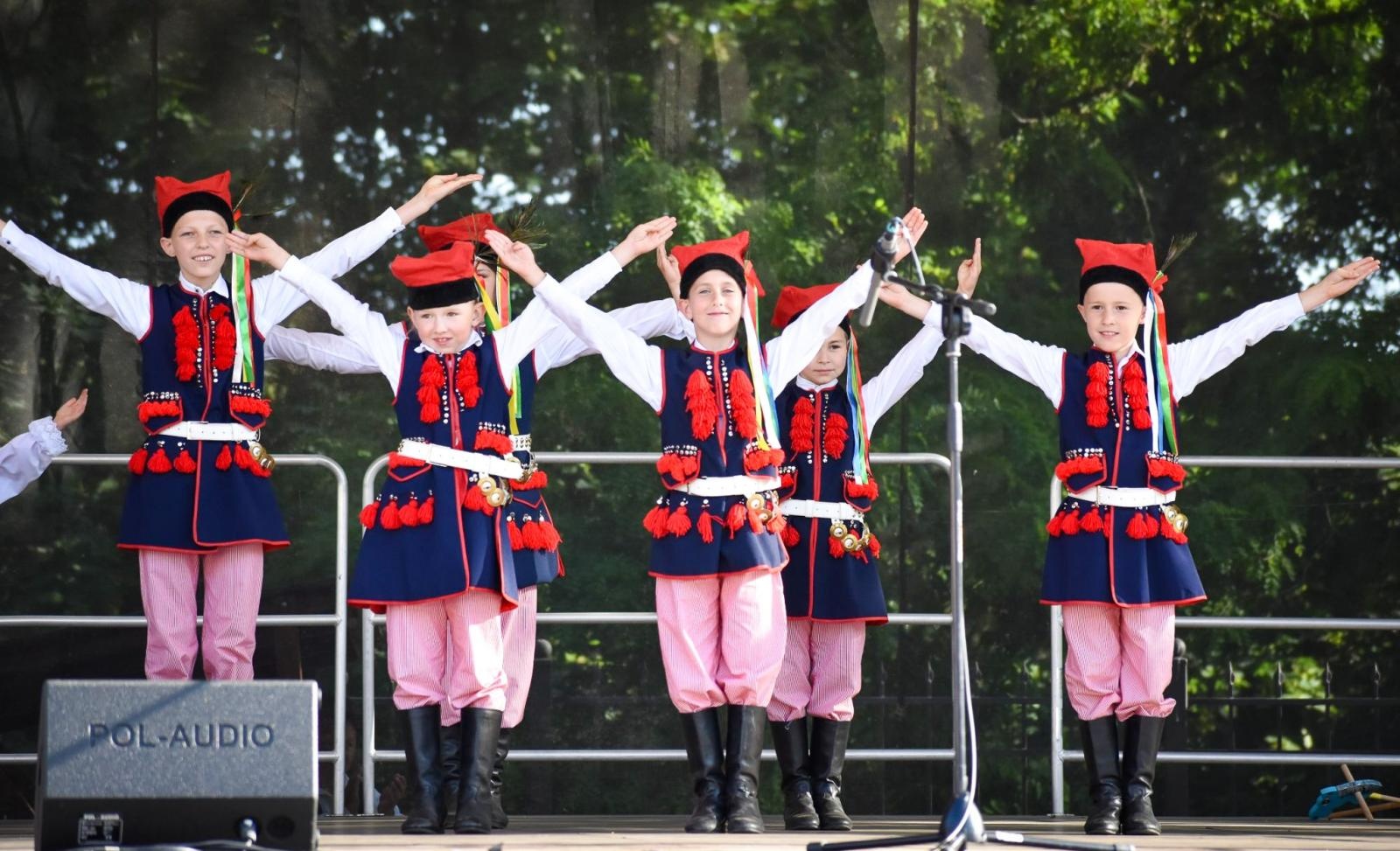 Zdjęcie w galerii na portalu naszraciborz.pl: Zamek Piastowski sercem święta kultur – Powiat Raciborski celebruje różnorodność wiadomości z regionu